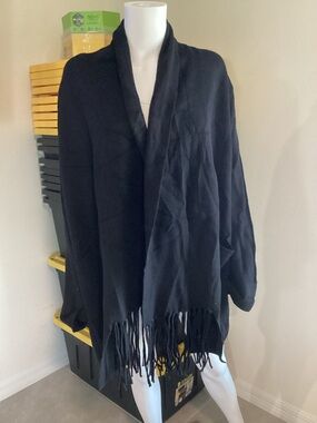 Magaschoni Woman 2X Black Fringe Sweater Wrap Shawl NWT Plus Size